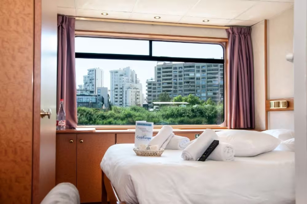 Cat B Stateroom Outside Intermediate Deck Adapted MR