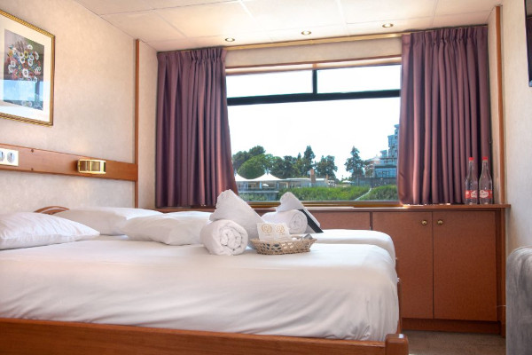 Cat C Stateroom Outside Intermediate Deck