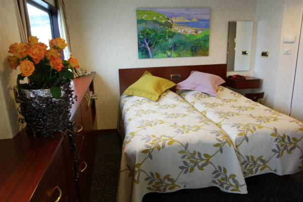 Cat B Stateroom Outside Main Deck