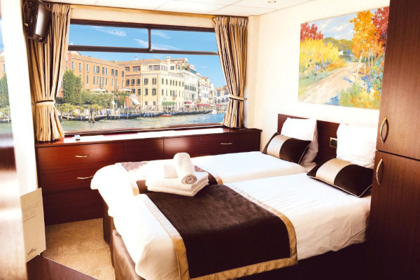 Cat B Stateroom Outside Upper Deck