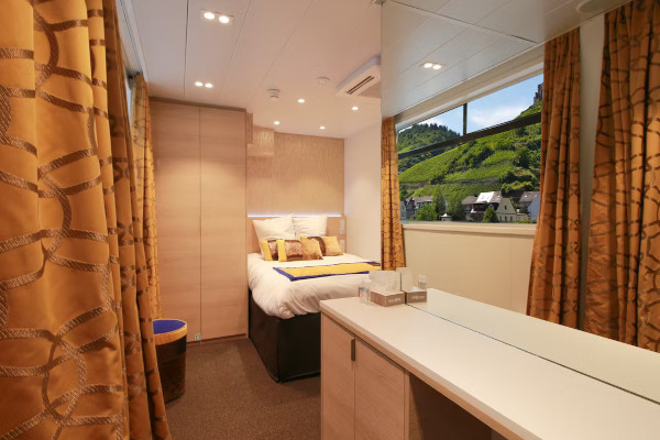 Cat B Stateroom Outside Intermediate Deck Adapted MR