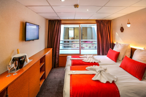 Cat A Stateroom Outside Intermediate Deck