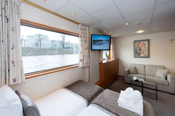 Cat B Suite Main Deck