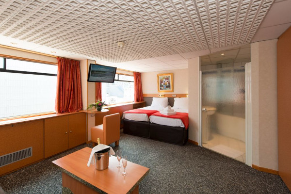 Cat A Suite Upper Deck