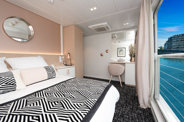 Cat B Stateroom Outside Upper Deck Adapted MR