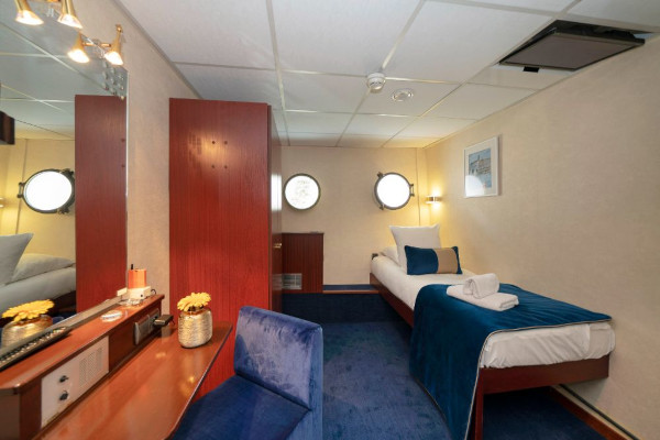 Cat C Stateroom Outside Main Deck Single