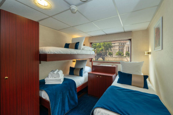 Cat C Outside Stateroom Main Deck