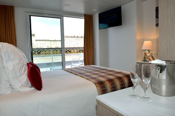 Cat A Stateroom Outside Upper Deck