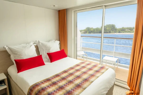 Cat B Stateroom Outside Upper Deck Adapted MR