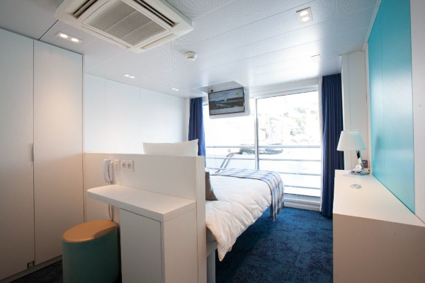 Cat A Stateroom Outside Intermediate Deck