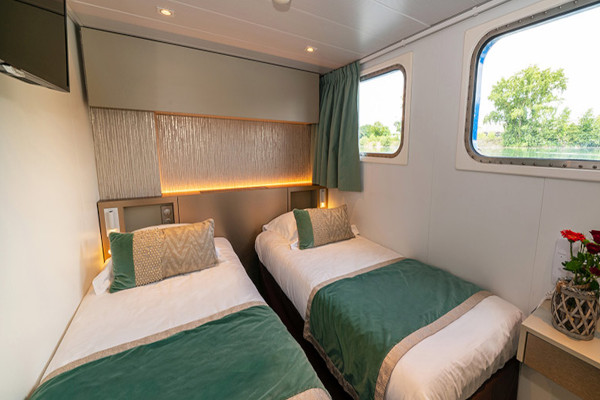 Outside Stateroom Main Deck