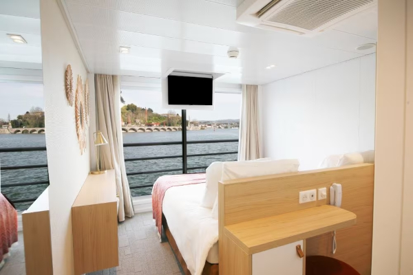 Cat A Stateroom Outside Intermediate Deck