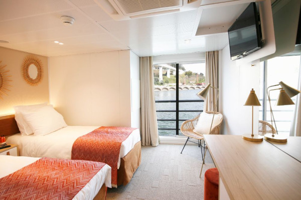 Cat B Suite Intermediate Deck