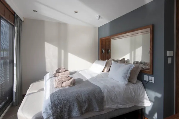 Outside Stateroom Main Deck